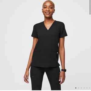 Black 3 pocket figs top